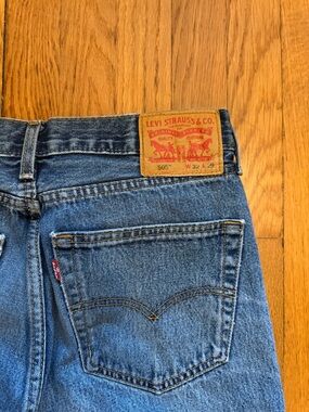 Levi's Men's Straight Leg Jeans in Medium Blue Denim